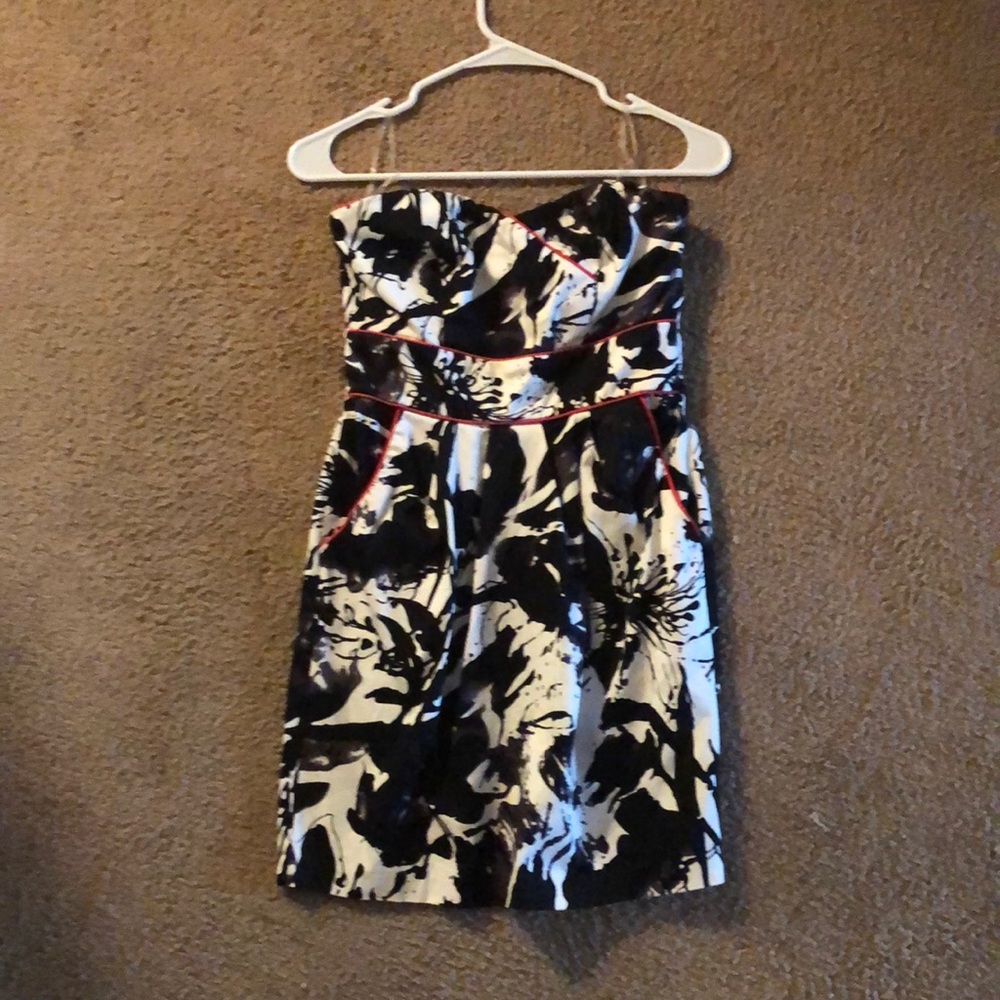 Strapless Dress with POCKETS!